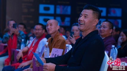 榮光遠(yuǎn)外發(fā)布新品“生命之光”，以石墨烯地暖科技“照耀”健康生活